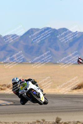 media/Jan-08-2022-SoCal Trackdays (Sat) [[1ec2777125]]/Turn 4 (1145am)/